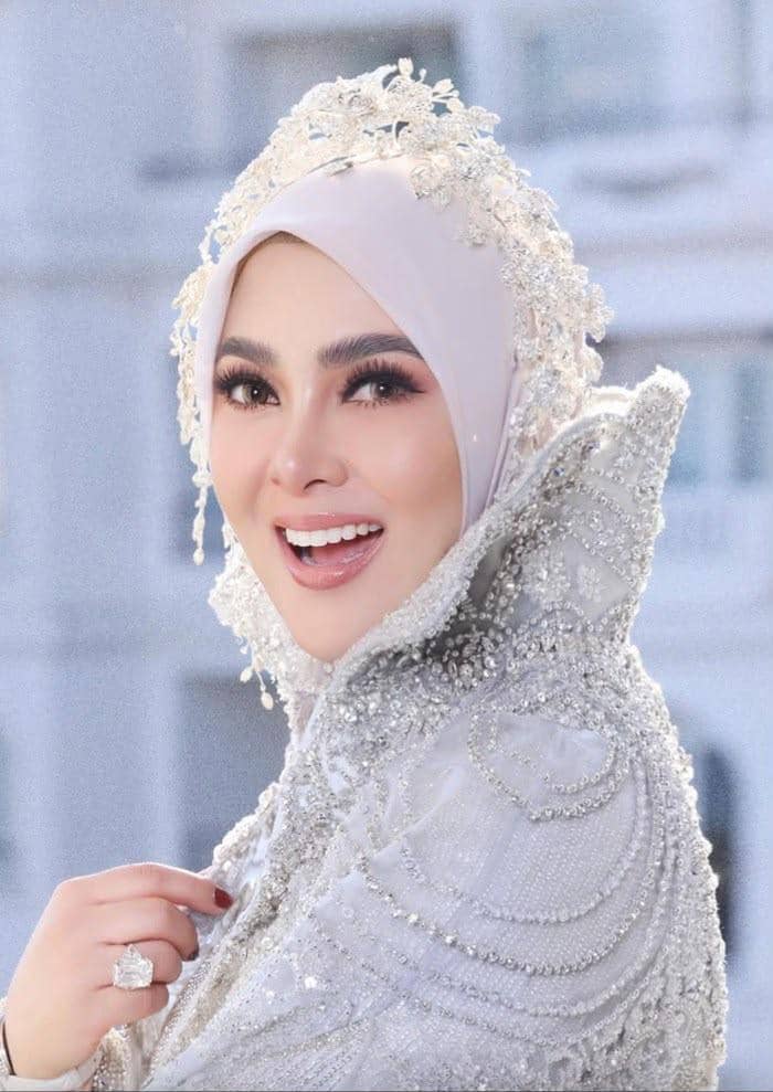 Koleksi cincin Syahrini