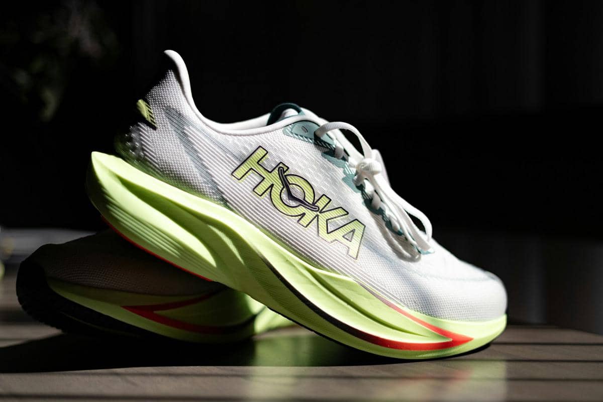 7 Rekomendasi Tempat Beli Sepatu Lari Hoka Ori, Cek Guys!