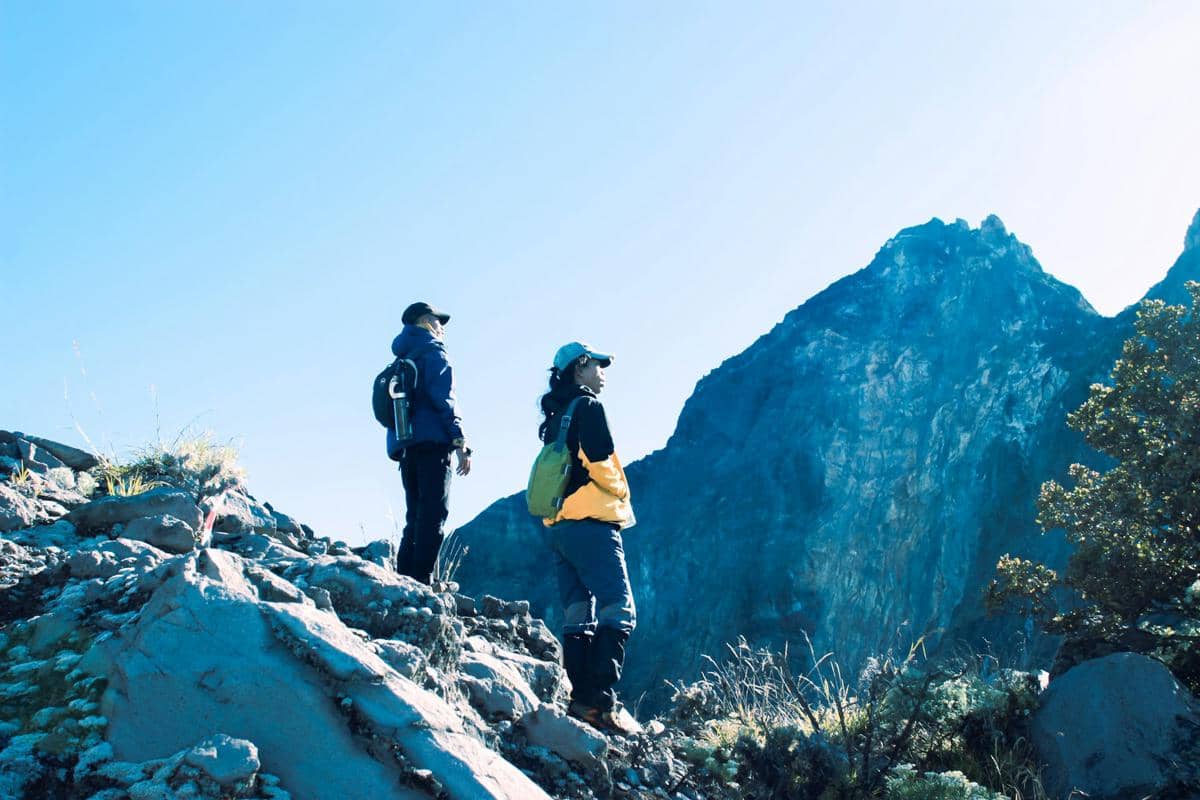 ilustrasi Gunung RInjani, Indonesia