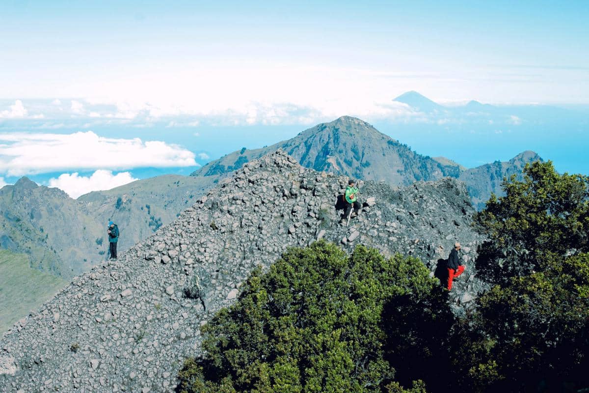ilustrasi Gunung RInjani, Indonesia