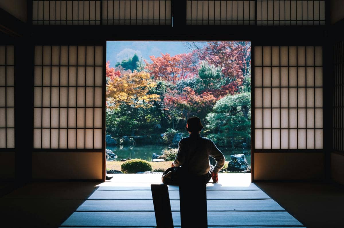 ilustrasi menginap di Jepang