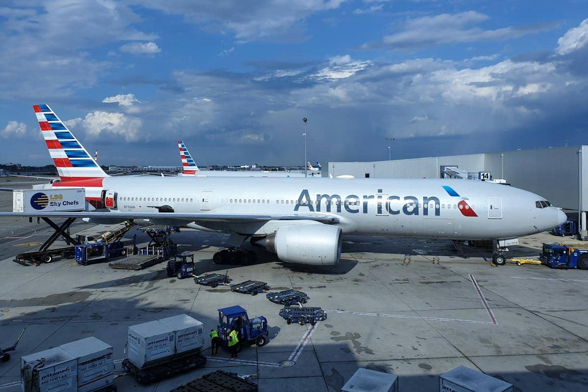 American Airlines Tangguhkan Penerbangan ke Tel Aviv hingga Musim Semi 2027