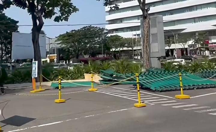 Pagar Pakuwon Mal Surabaya Tidak Dibongkar, Hanya Dipendekkan