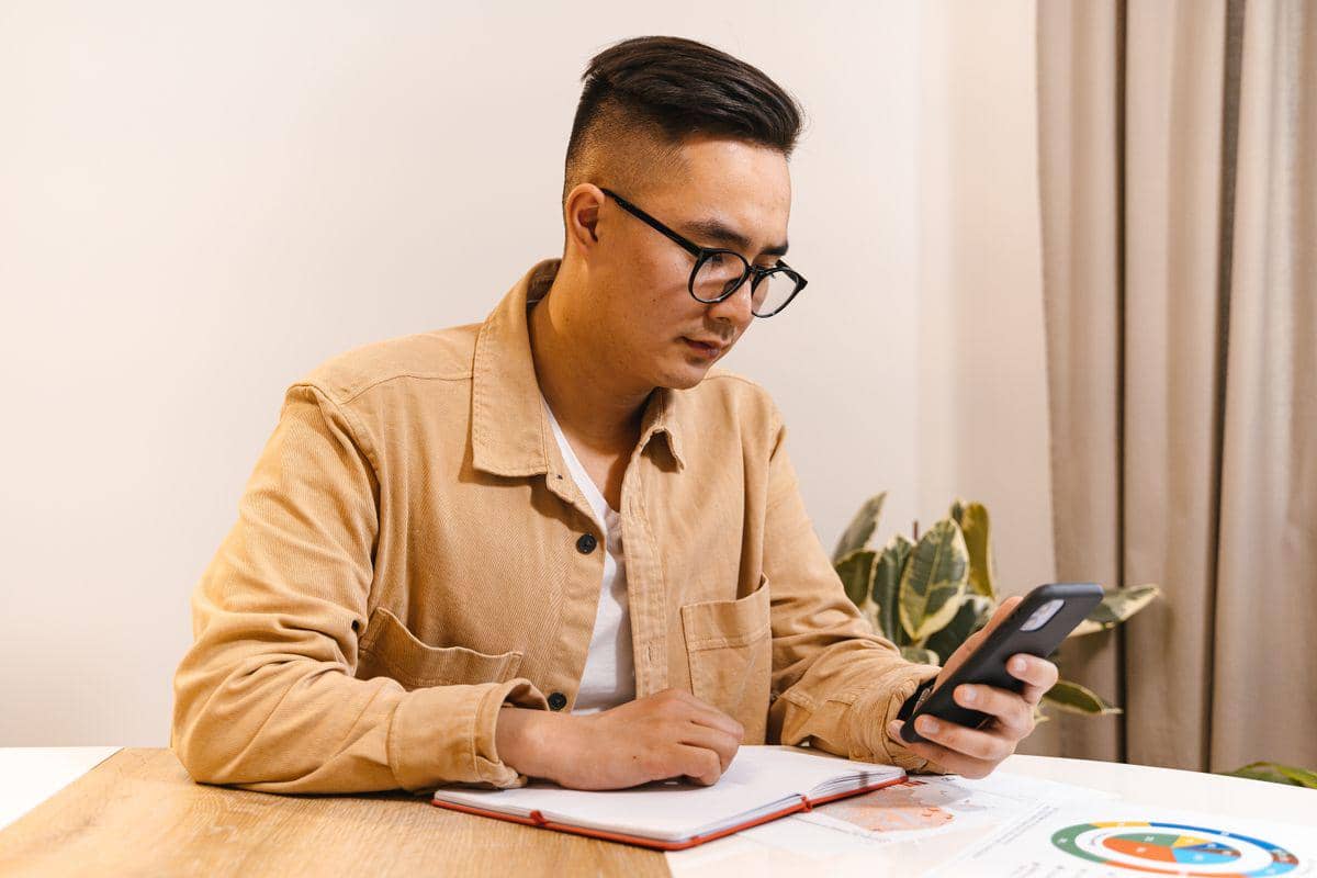 ilustrasi membeli buku dengan cara transfer antarbank