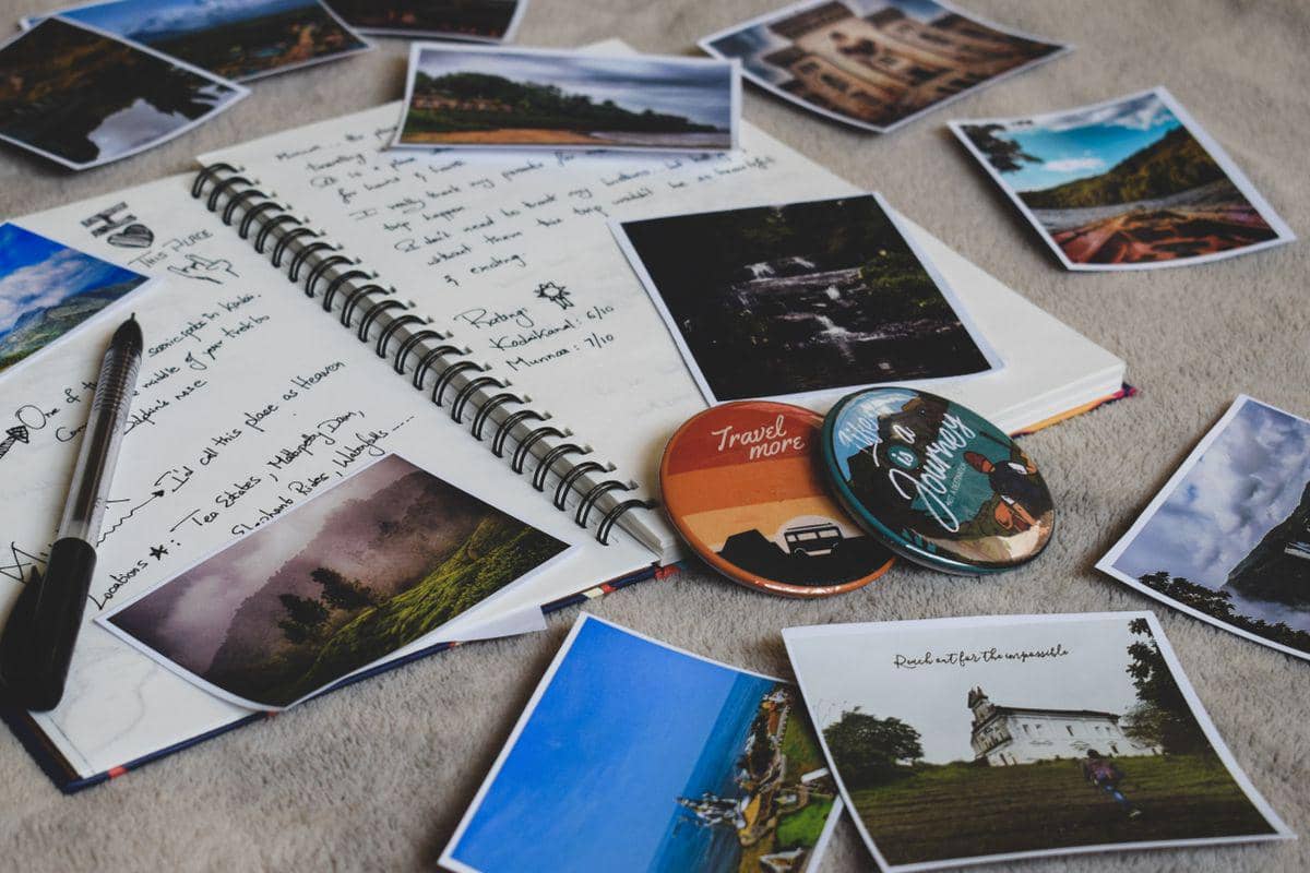 ilustrasi cara membuat travel journal simpel