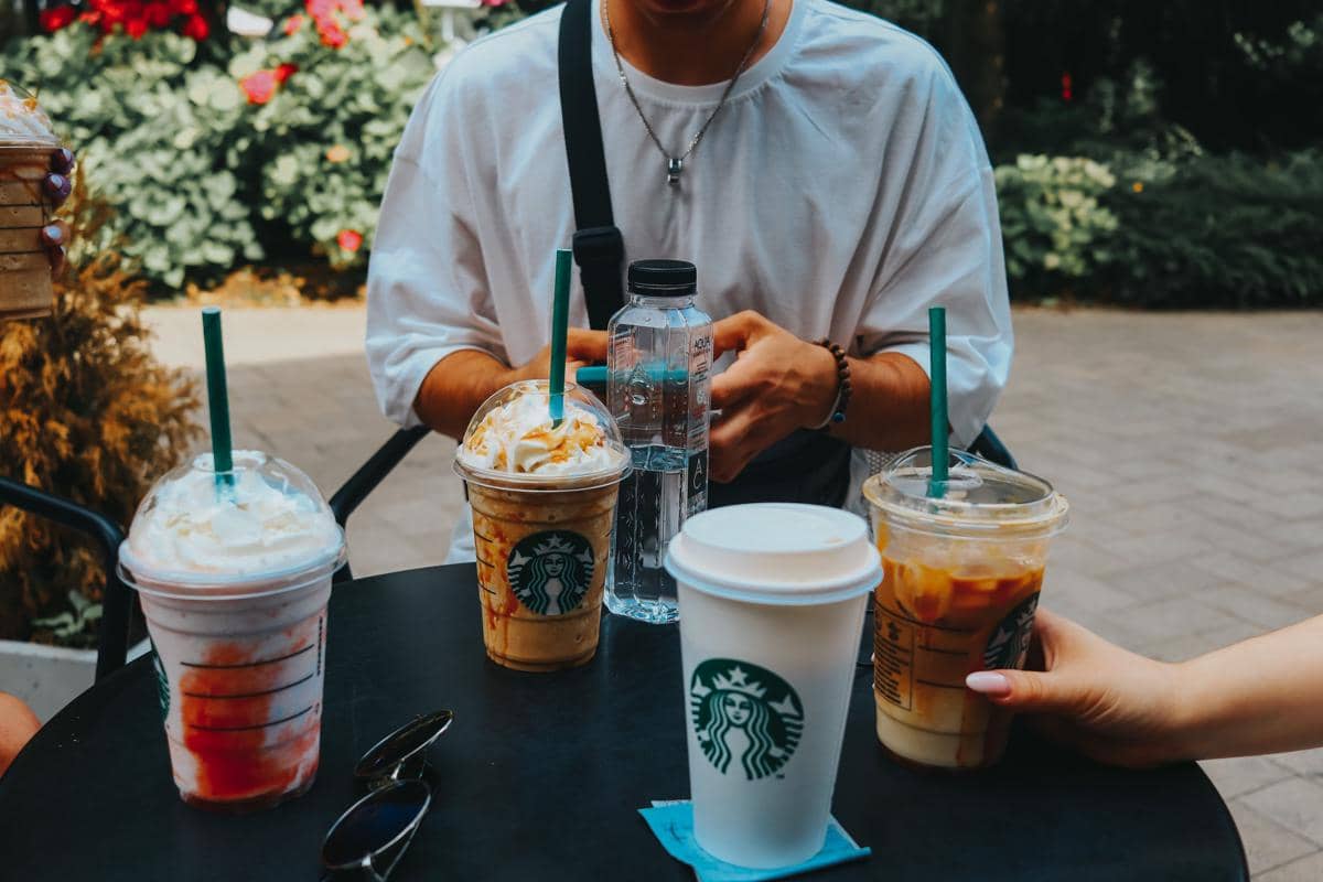 Ilustrasi minuman di Starbucks. (pexels.com/Ejov Igor)