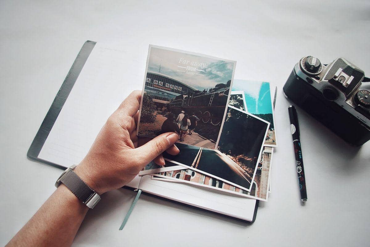 ilustrasi cara bikin travel journal 