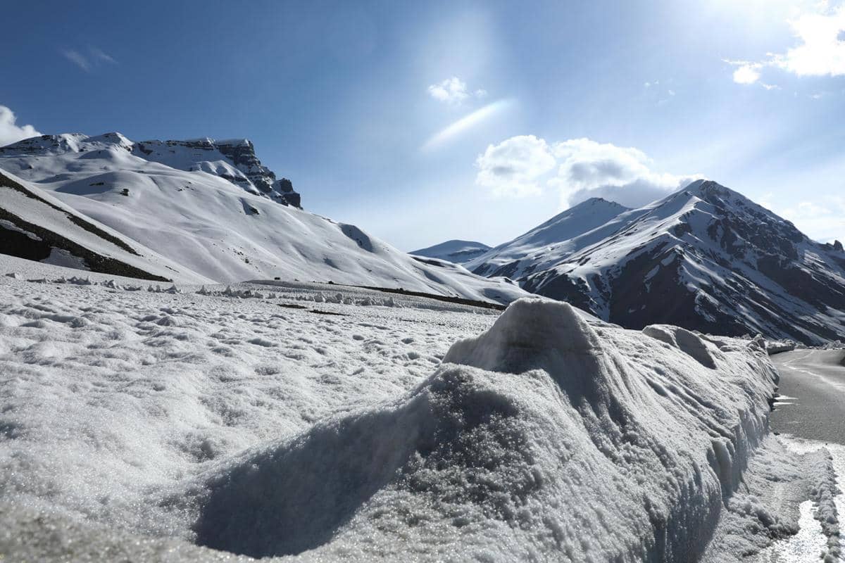 ilustrasi kawasan gunung Lhotse