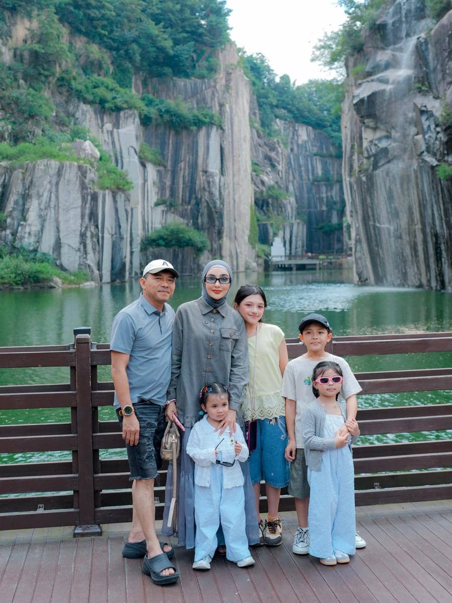 Keluarga Ashanty jalan-jalan di Pocheon Art Valley