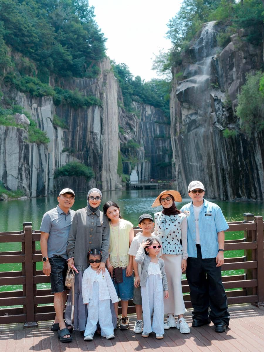 Keluarga Ashanty jalan-jalan di Pocheon Art Valley