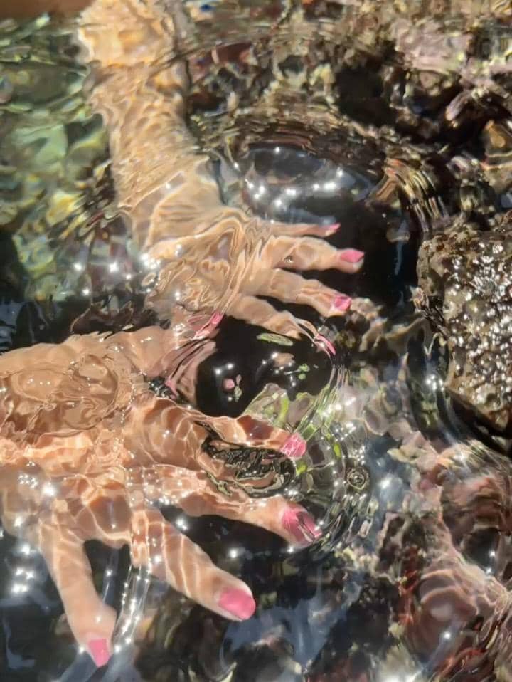 Shalom Razade berlibur di Pulau Palawan