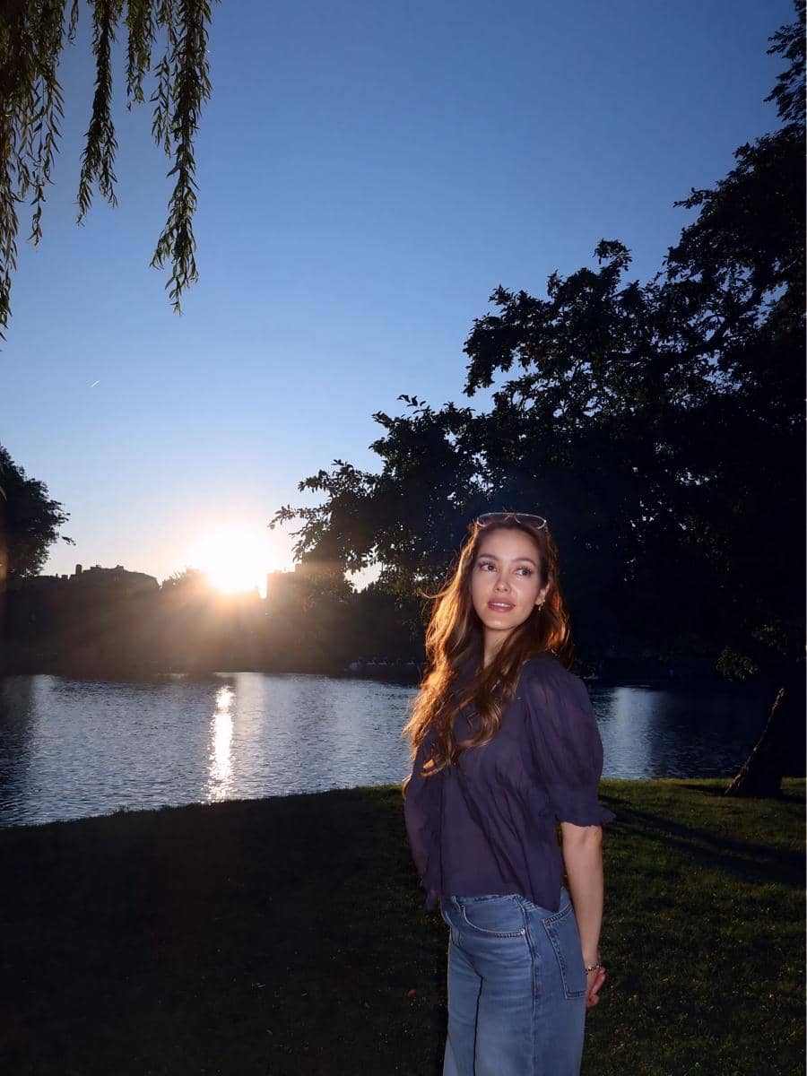 Cathy Sharon liburan musim panas di AS