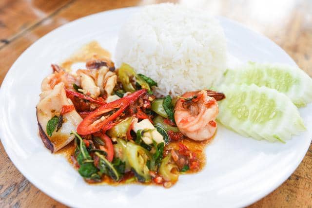 Resep Pad Cha Talay, Tumis Seafood Pedas dari Thailand