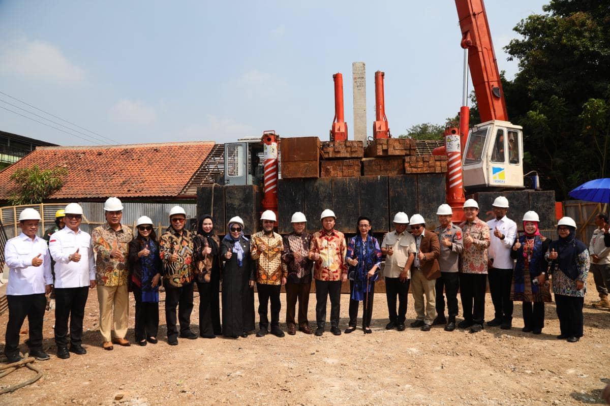 Pimpinan DPD RI dan gubernur saat menghadiri ground breaking di Serang (Dok. Khaerul Anwar)
