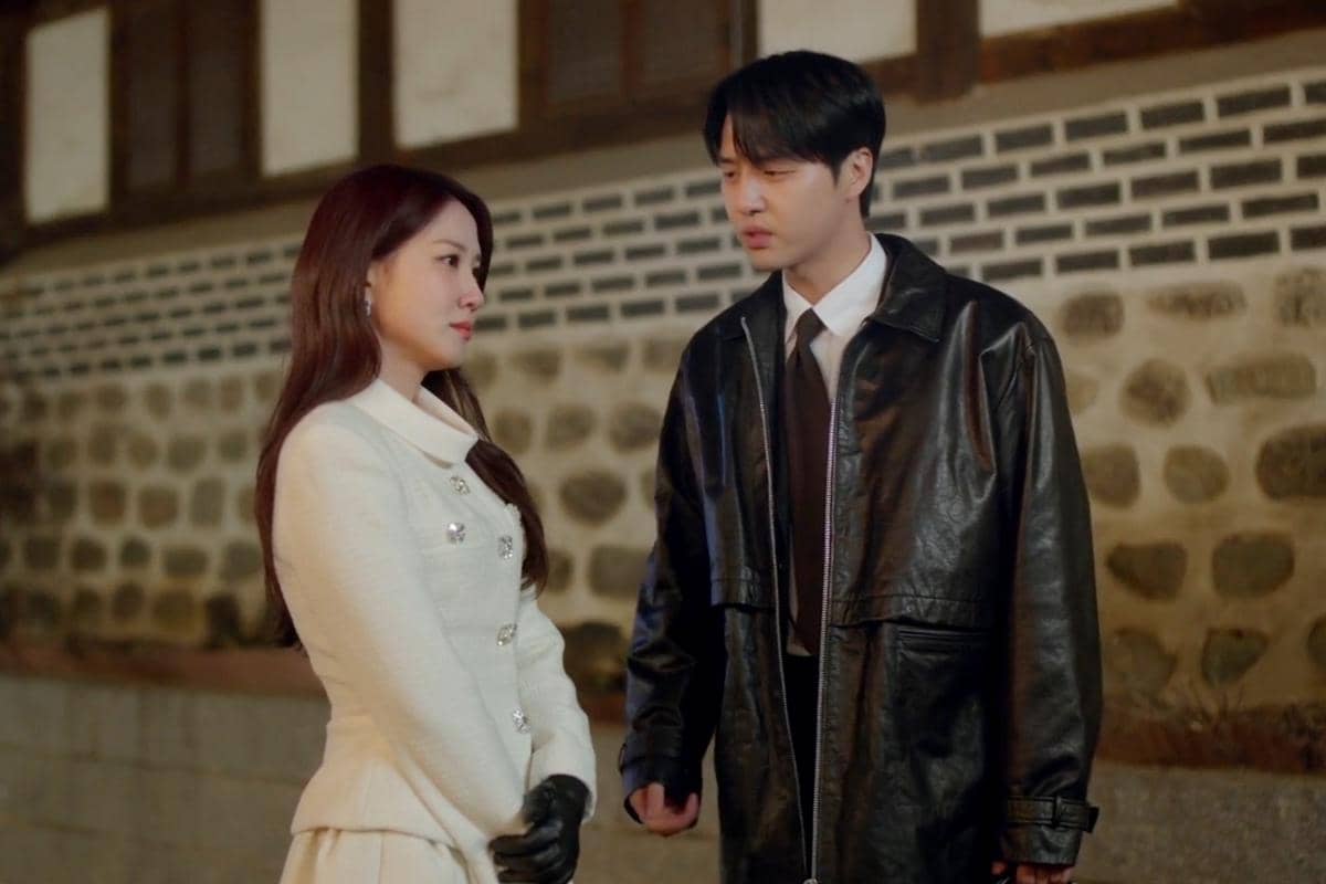 9 Cara Yeo Ri dan Gang Uk Usut Surat Kuno di Spooky in Love