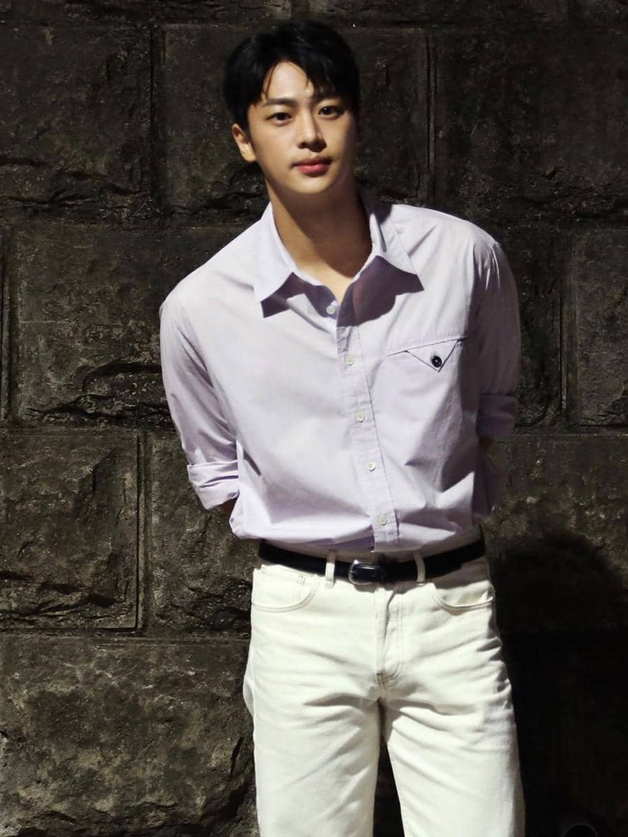 potret Lee Sin Young