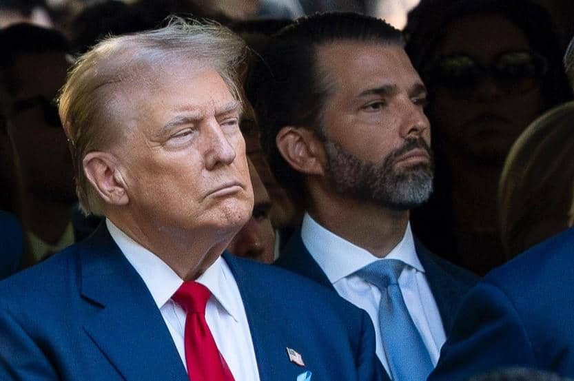 Donald Trump sedang menghadiri pertemuan.