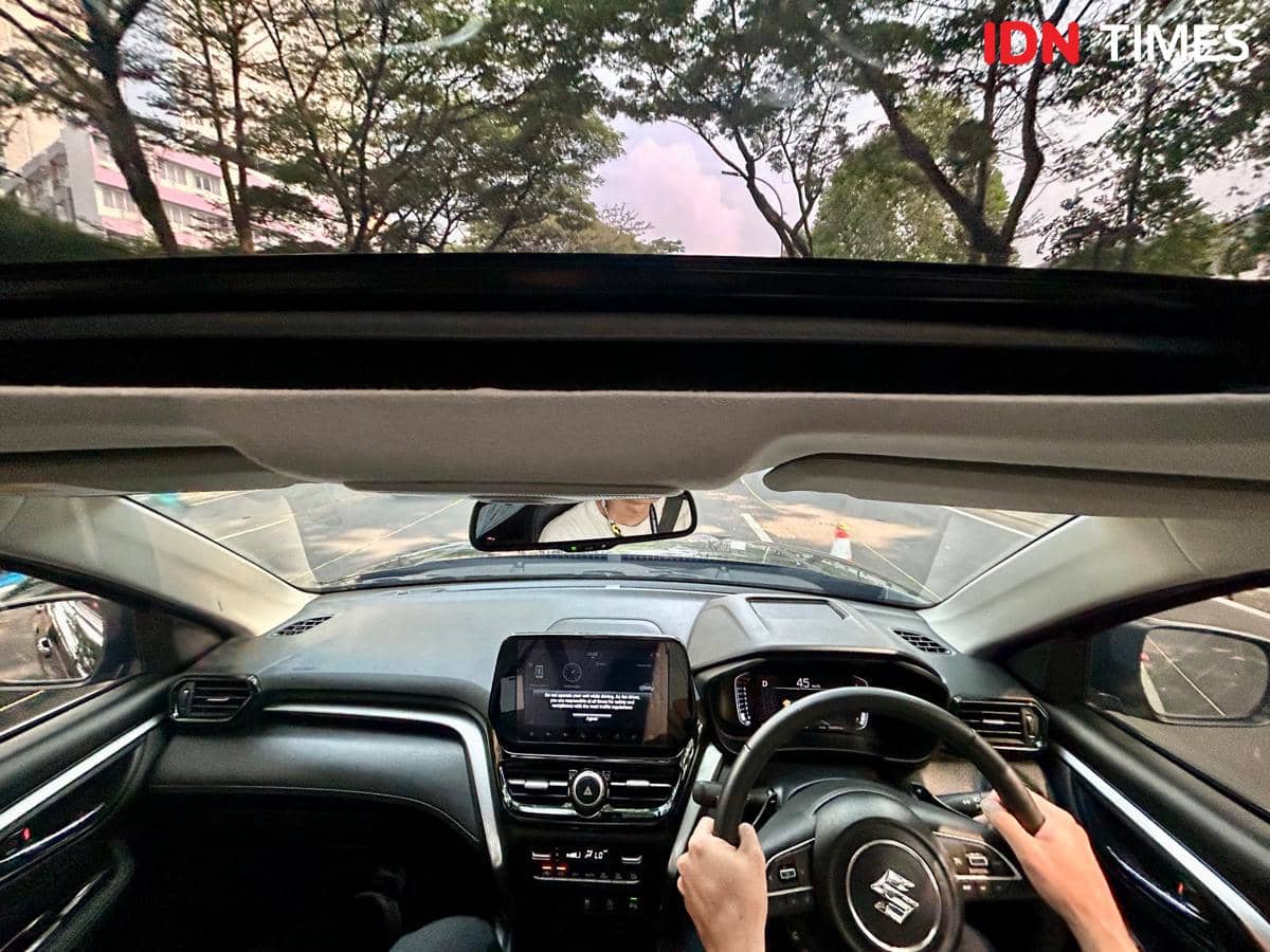Suzuki Grand Vitara, kendaraan SUV yang didokumentasikan dalam sebuah foto untuk liputan otomotif IDN Times.