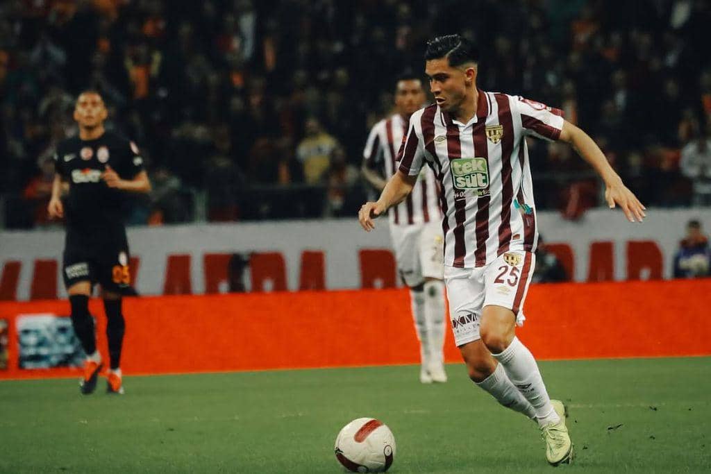 Gelandang serang asal Belanda, Navarone Foor, saat memperkuat Bandirmaspor.