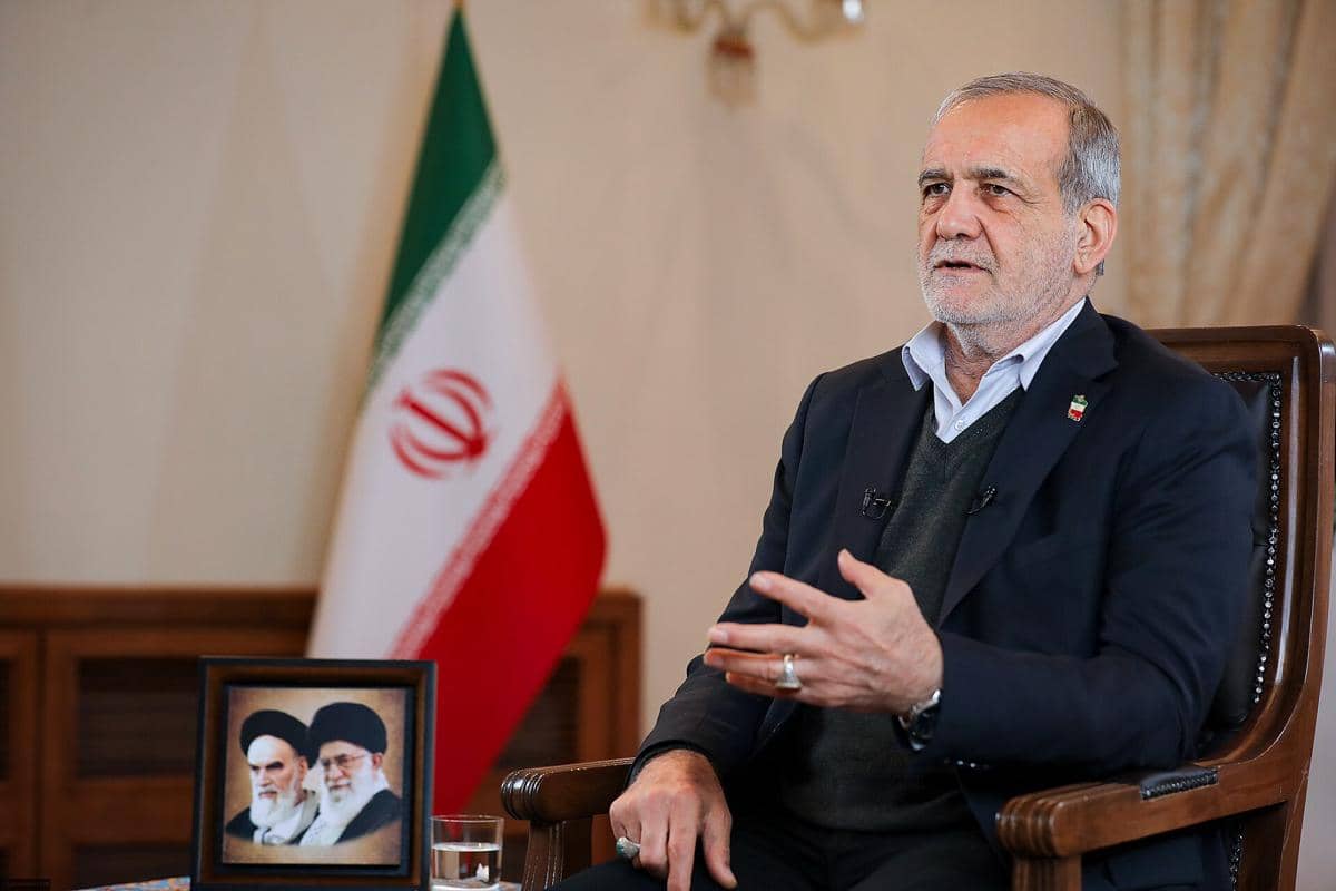 Presiden Iran Ngaku Sulit Interaksi dengan Mojtaba Khamenei