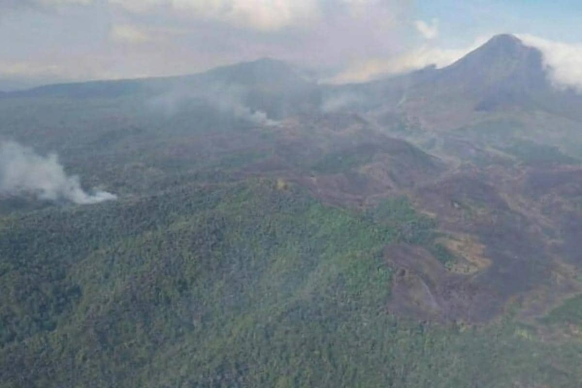 Gunung Soputan Sulut Masih Berasap, 713 Hektare Hangus Terbakar