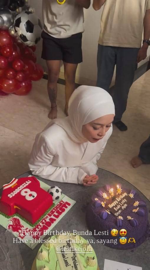 Lesti Kejora dalam momen kejutan perayaan ulang tahun ke-27 yang diabadikan melalui Instagram.