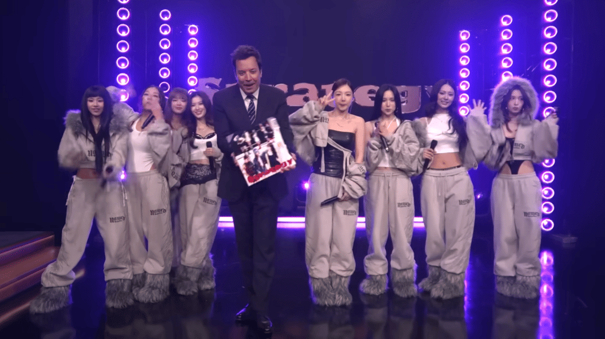 penampilan TWICE di Tonight Show Starring Jimmy Fallon