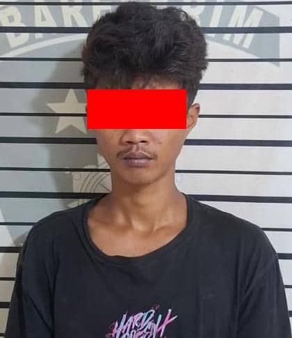 tidur-pulas-di-rumah-yang-dibobol-terduga-pelaku-diamankan-warga-dan-polisi.jpg