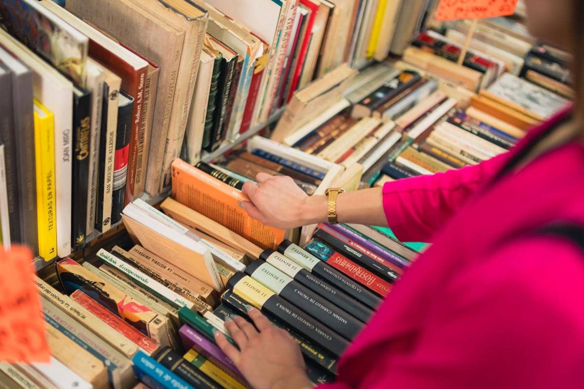 Kenali 5 Modus Penjual Buku Bajakan Berkedok Preloved Mulus