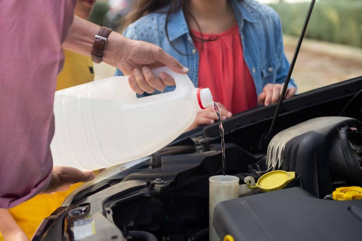 Apakah Radiator Coolant Perlu Diganti Meski Warnanya Masih Jernih?
