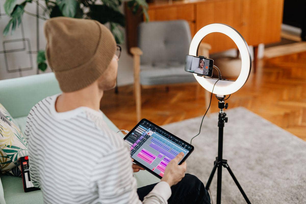 ilustrasi influencer