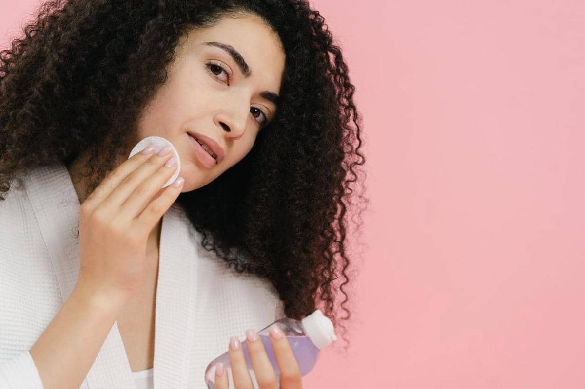 5 Micellar Water Makeup Waterproof Terjangkau, Mulai Rp20 Ribuan!