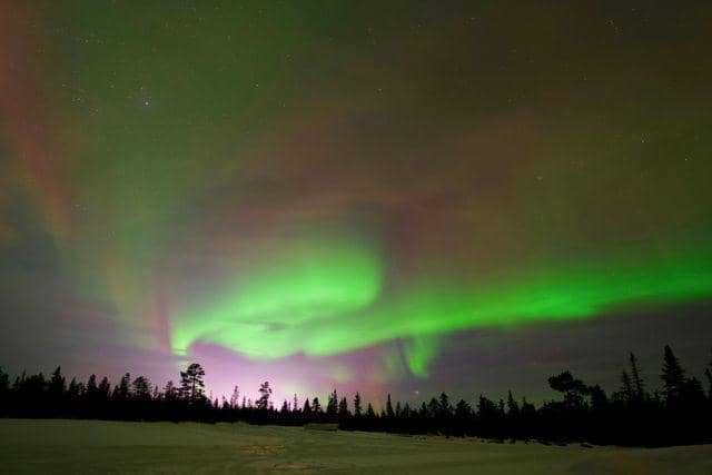 ilustrasi aurora borealis di Kiruna