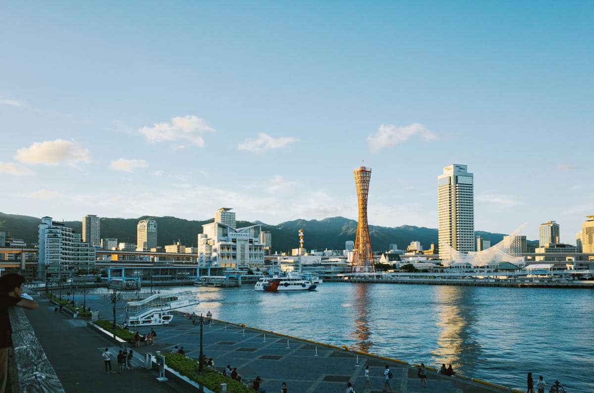 ilustrasi suasana Kobe Harborland