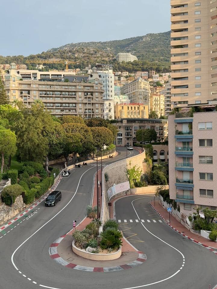Azizah Salsha saat jogging di Monte Carlo, Monako