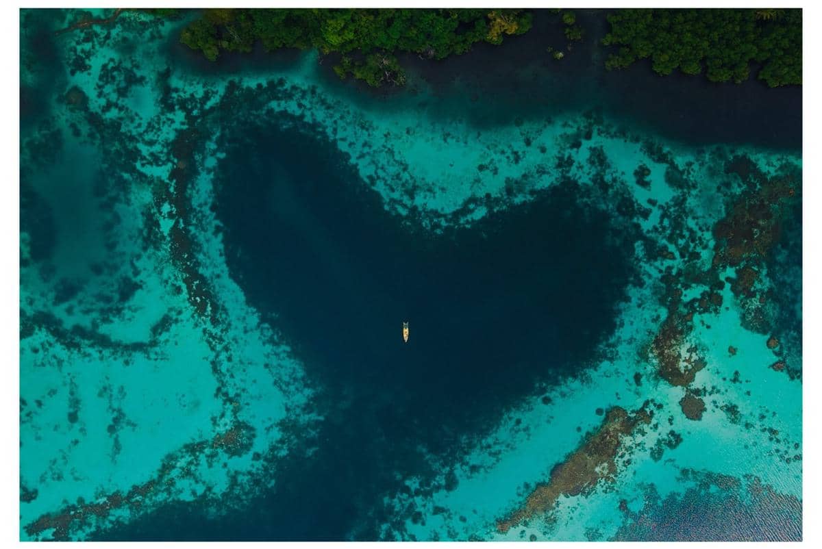 Bella Graceva menikmati liburan di Pulau Banyak