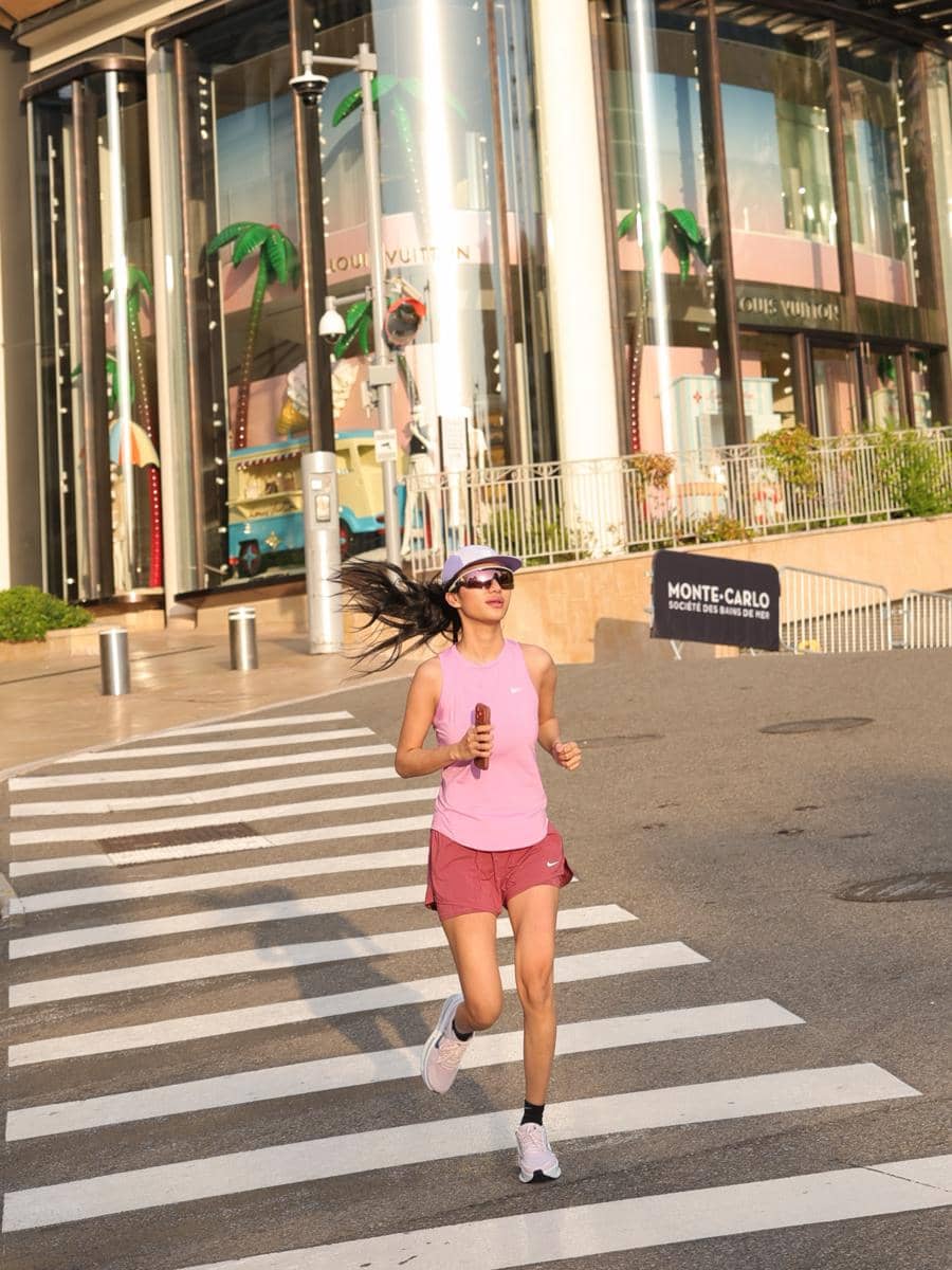 Azizah Salsha saat jogging di Monte Carlo, Monako