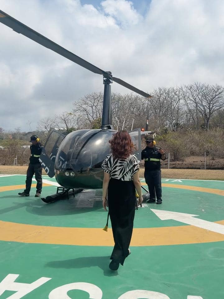 Tasya Farasya naik helikopter saat di Bali