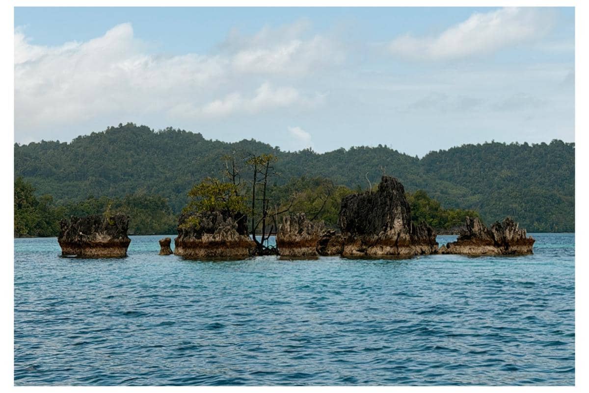 Bella Graceva menikmati liburan di Pulau Banyak