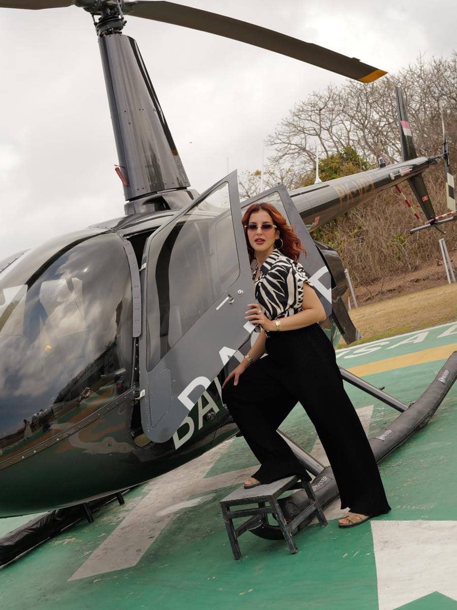 Tasya Farasya naik helikopter saat di Bali