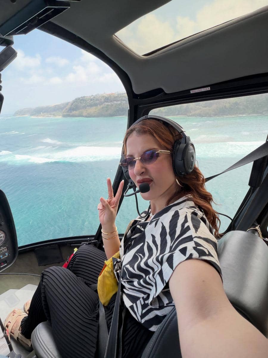 Tasya Farasya naik helikopter saat di Bali