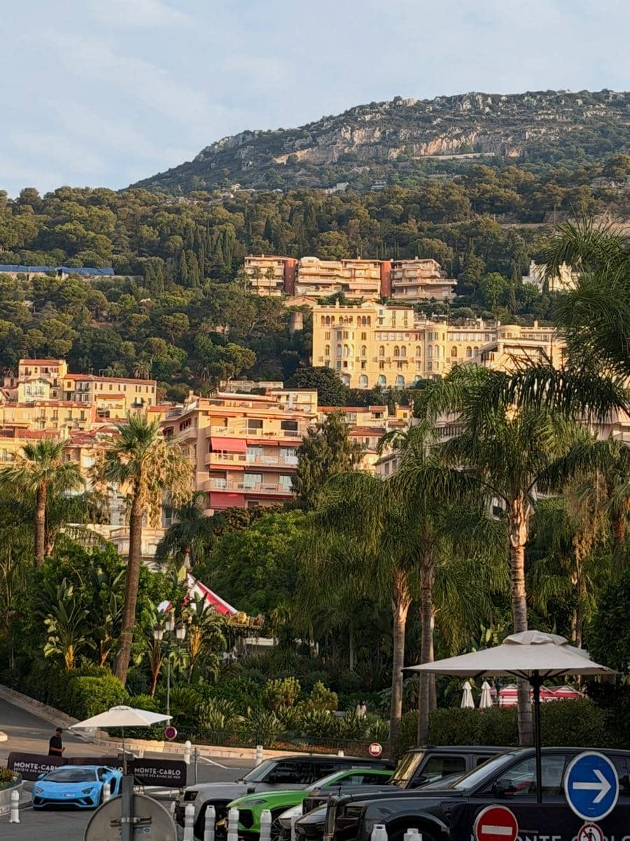 Azizah Salsha saat jogging di Monte Carlo, Monako