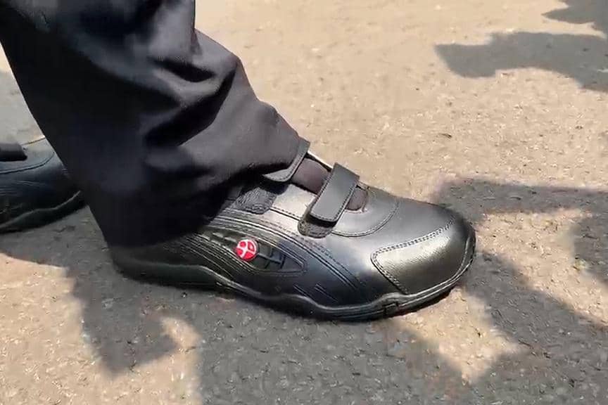 Jawab Arahan Prabowo, BRIN Rilis Sepatu Karet Rp75 Ribuan