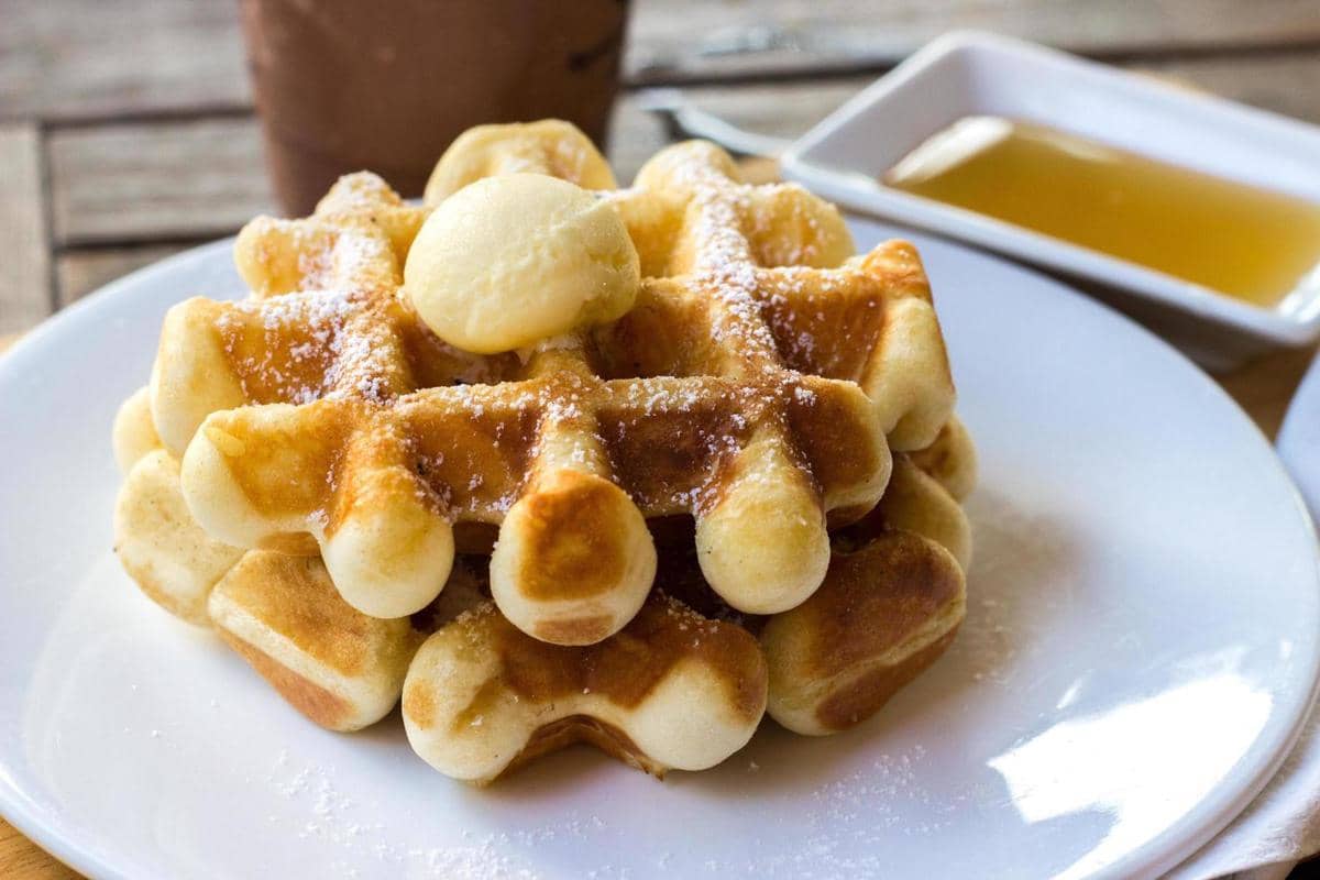 Resep Waffle Kimpul Keju yang Renyah di Luar Lembut di Dalam