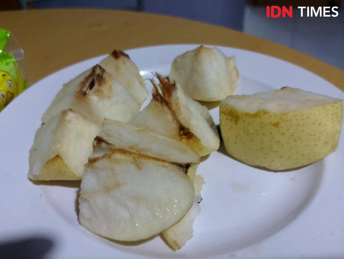 Kenapa Makan Apel dan Pir Lebih Sering Dipotong Dulu? Ini Alasannya