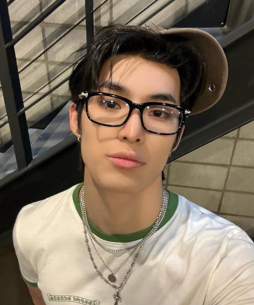 Potret Yechan, anggota grup 82MAJOR, yang diunggah melalui akun Instagram resmi milik @82major_official.