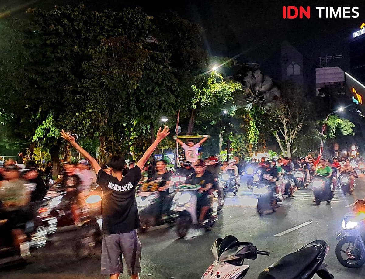 Persebaya Juara! Surabaya Hijau, Bonek Tumpah ke Jalan