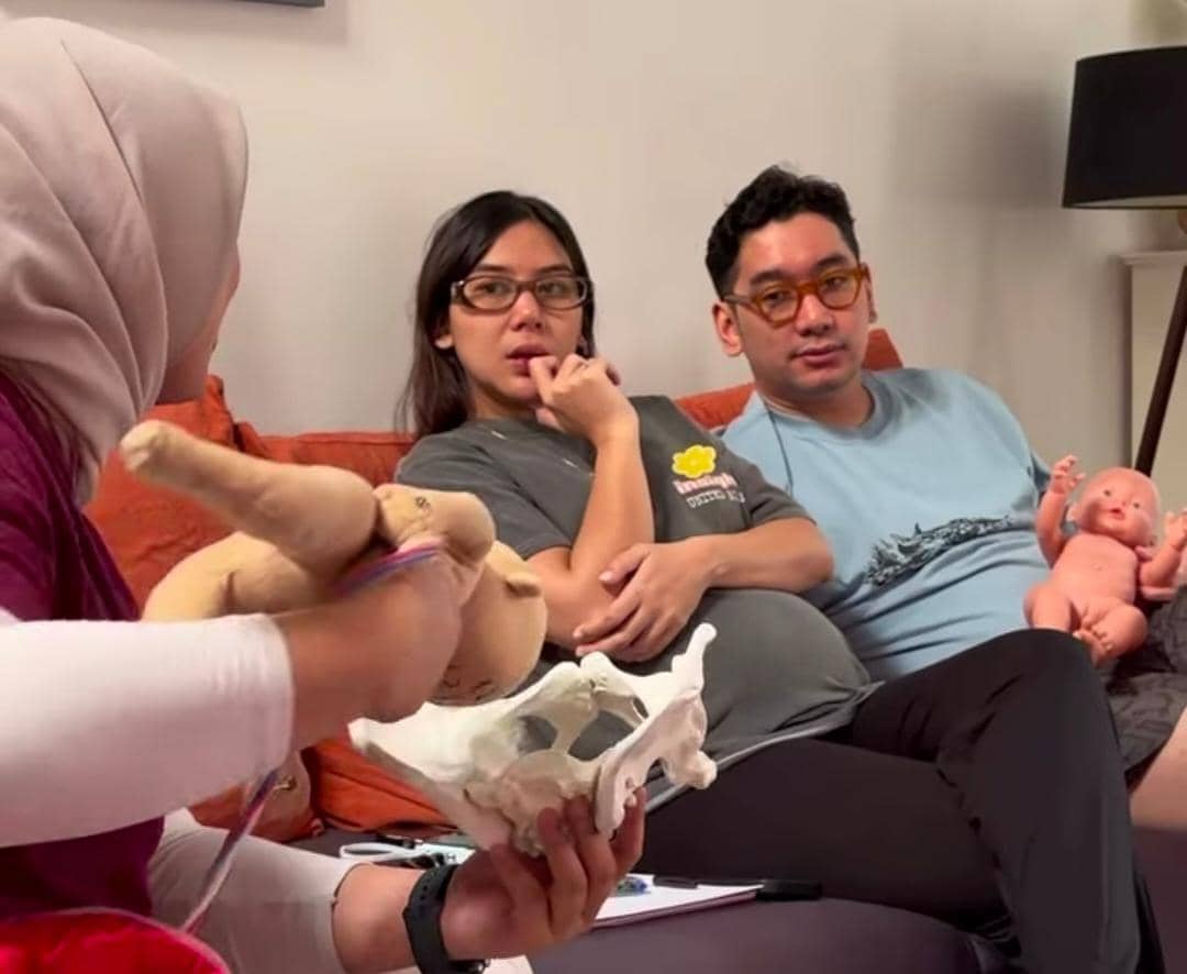 Adinda Thomas dalam potret saat mengikuti kelas persiapan persalinan yang diunggah melalui akun Instagram pribadinya.