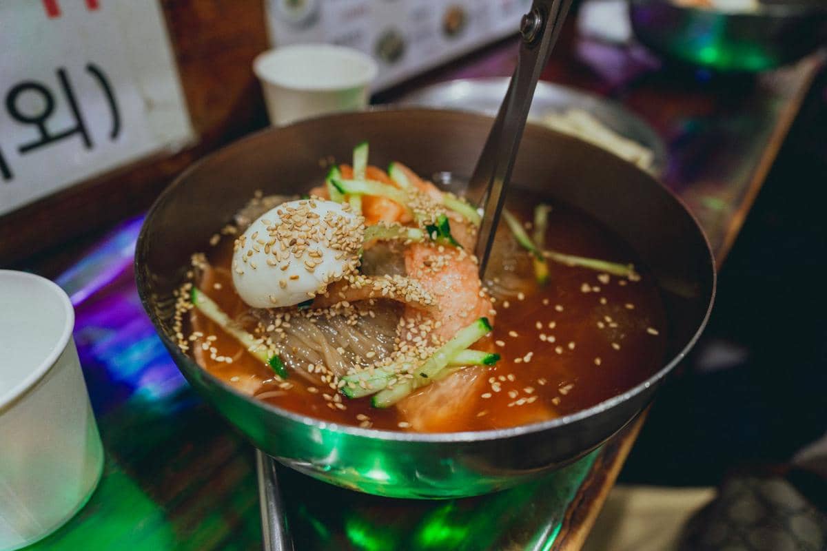 5 Mie Dingin Khas Korea yang Cocok Dinikmati saat Musim Panas