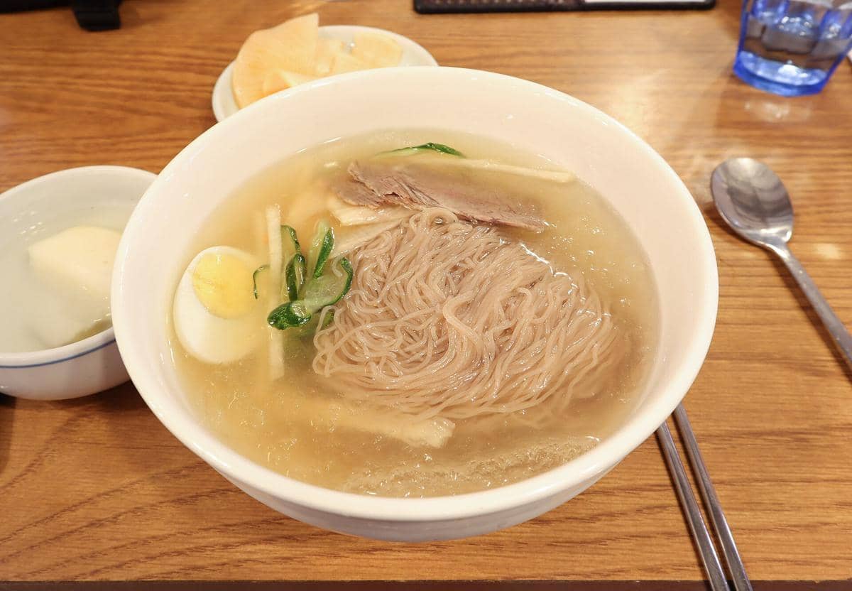 ilustrasi pyongyang naengmyeon